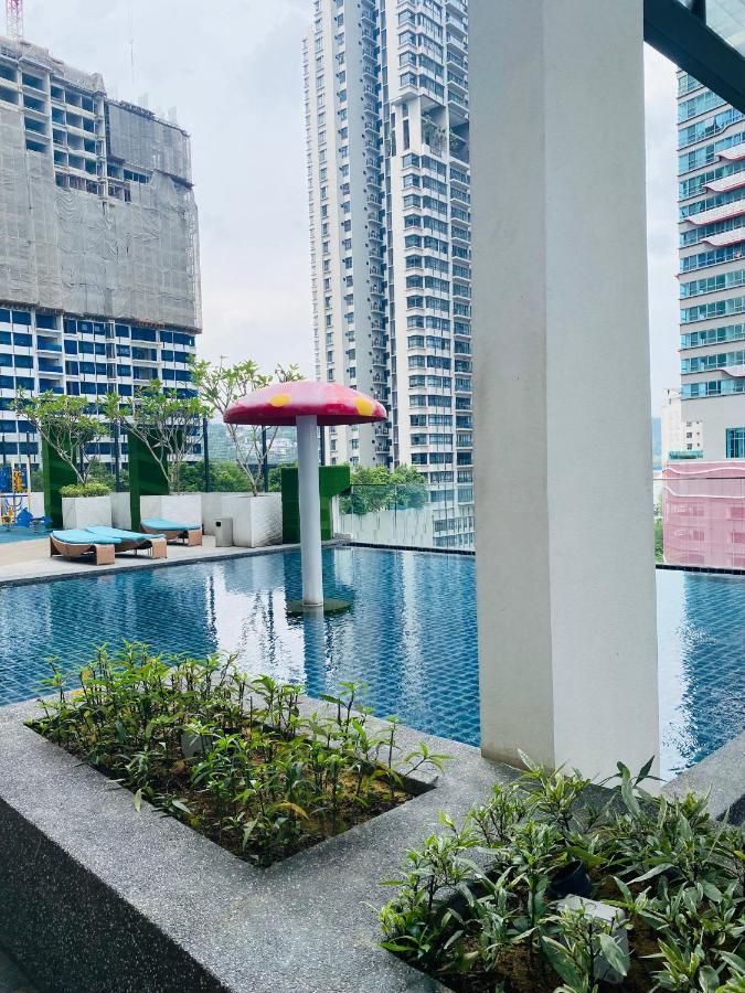 Reizz Residence By Leo Suites Kuala Lumpur Exterior photo